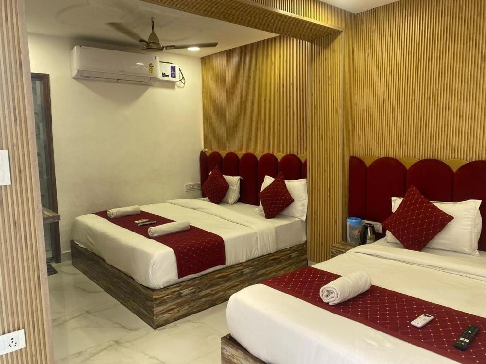 Room image 3